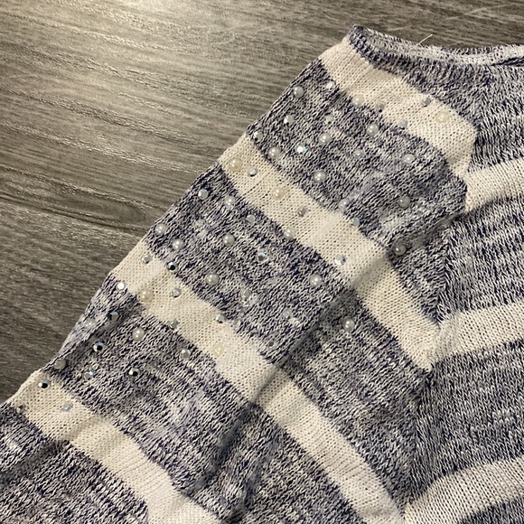 Plus size women’s 3x ligh striped white sweater with pearl crystal shoulders - Picture 2 of 3